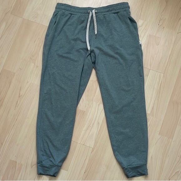 Women’s vuori performance joggers - Picture 2 of 5